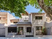 ESPECTACULAR CASA VENTA 6 AMB 2 SUITES 3 COCHERAS JARDIN...