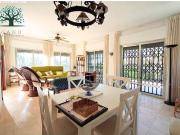 ESPECTACULAR CHALET A UN PASO DE LA PLAYA