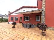 Espectacular Chalet Independiente en Residencial Reina...