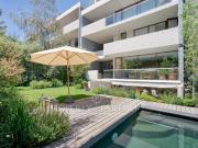 Espectacular departamento con jardín y piscina de uso propio