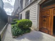 Espectacular edificio frances, en Alquiler, sobre Av. Alvear