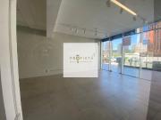 Espectacular Local Esquina con gran Iluminación