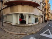 Espectacular local reformado de 250 m2 en la Plça de la Font