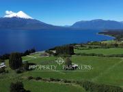 Espectacular parcela plana de 5.000 m2 con vista al lago...