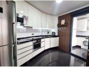 ¡ ESPECTACULAR PISO EN EL RESIDENCIAL CENTER CON COCHERA...