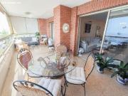 Espectacular Piso en Primera Línea de Playa Poniente con... Espectacular Piso en Primera Línea de Playa Poniente con...