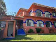 ESPECTACULAR RESIDENCIA CON AMPLIÓ TERRENO EN EL CORAZÓN...