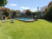 Espectacular Residencia con Amplio Jardín y Piscina en...
