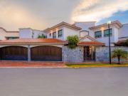 Espectacular Residencia en Venta en La Concepción Zavaleta