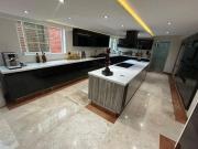 Espectacular Residencia | Loma de Vallescondido con...