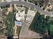 Espectacular terreno de 2057m2 con 2 TH en obra gris en...