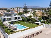 Espectacular villa frente al mar con vistas panorámicas...