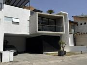 Espectacular y moderna casa en venta en Bosque Real