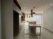 Espetacular Casa à Venda em Sumaré SP, 3 suítes, 2...