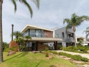 Espetacular casa alto padrão com conforto, espaço e...