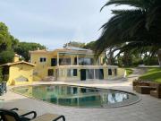 Espetacular moradia isolada localizada na zona da Fonte...