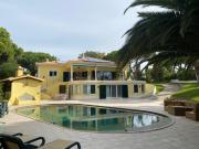 Espetacular moradia isolada localizada na zona da Fonte...