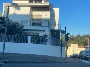 Espetacular Moradia T5 com Jardim e Vista para a Cidade