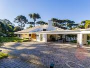 Espetacular residência em condomínio fechado