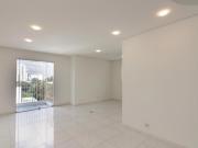 Versátil triplex para venda em Vila Andrade com 2...