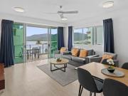 Esplanade & mountain views, flexible dual key...