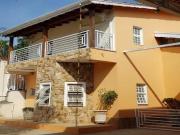 ESPLÊNDIDA CASA 700MTS COM 4 DORMITÓRIOS/2SUÍTES EM MEIO...