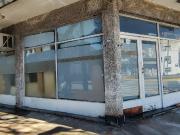 Esquina con Locales en Block