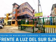 ESQUINA Edificio Comercial de 4 Pisos Frente a Luz del...
