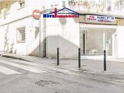 Esquinero y con escaparate