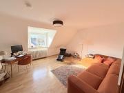 ESSEN HUTTROP: GEMÜTLICHE, HELLE 3 ZIMMER DG WOHNUNG CA....