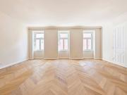 ESSENZ NO. 1 Die neue Avantgarde des Wohnens Großzügige...