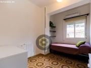 EST/ Estupendo piso para ESTUDIANTES de TRES dormitorios...