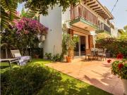Esta casa adosada, El Vinyet en Sitges, España