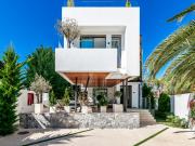 Esta casa de lujo contemporánea fue construida en...