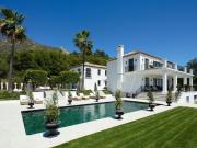Esta elegante villa de lujo se encuentra en una de las...