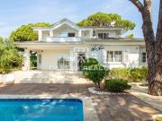 Esta elegante y luminosa casa se encuentra en Lloret de...
