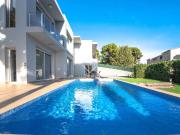 Esta encantadora villa en venta se ubica en una zona...