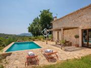 Esta espectacular masía catalana, exquisitamente...