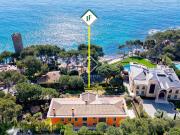 Esta exclusiva villa mediterránea se encuentra en la...