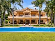 Esta extraordinaria villa, situada en la prestigiosa...