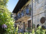 Esta fantástica casa de campo de piedra gallega se ubica...