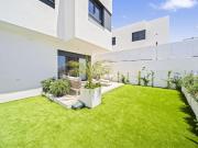 Esta impresionante casa adosada cuenta con cuatro...