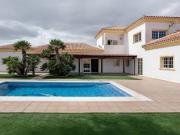 Esta impresionante villa de 4 dormitorios y 4 baños,...