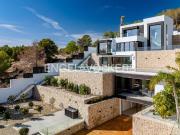 Esta impresionante villa de nueva construcción 2025...