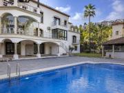 Esta impresionante villa en Los Arqueros es una perfecta...