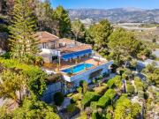 Esta impresionante villa, situada en la pintoresca zona...