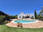 Esta magnífica villa, diseñada por un renombrado...