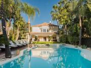 Esta magnífica villa junto a la playa, completamente...