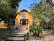 Esta maravillosa villa independiente de estilo rústico...