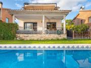 Esta preciosa villa se encuentra en la exclusiva zona...